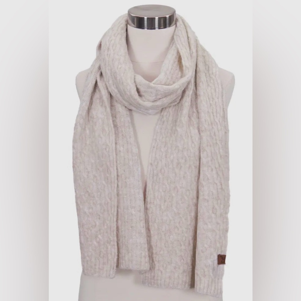 Oatmeal Chain Link Knit Scarf